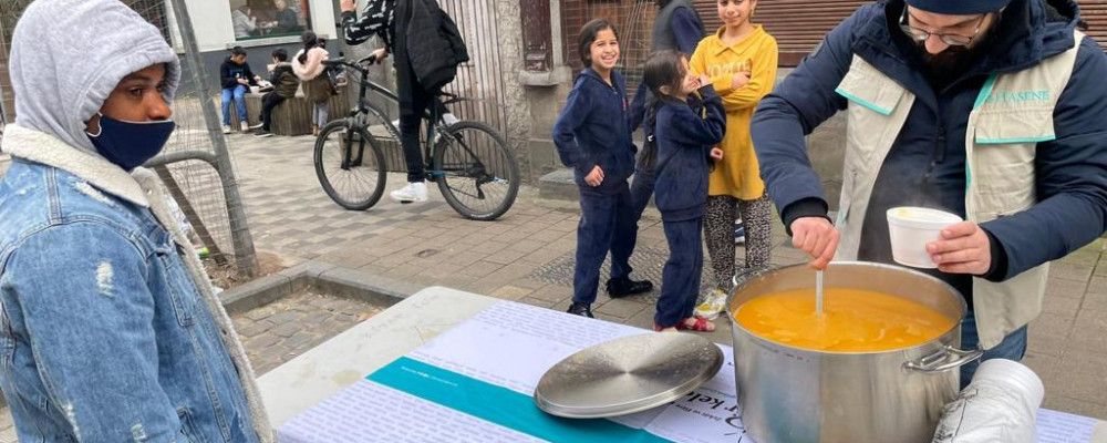 Brüksel'de Sıcak Yemek Dağıtımı